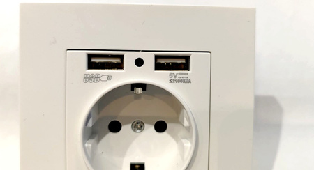 Ukryta mini kamera w gniazdku elektrycznym WiFi USB Czarne